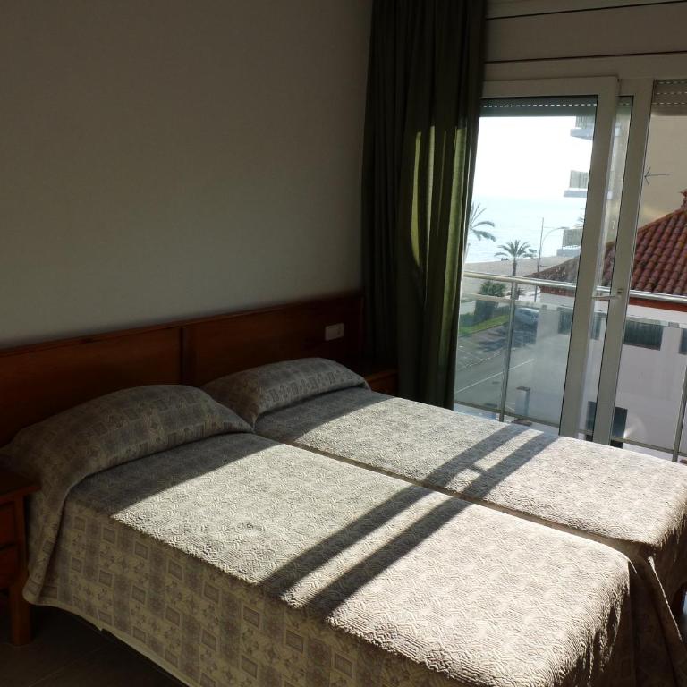 Apartaments Tropic - Apartamento de 2 dormitorios con vistas al mar (4-5 adultos) - 2