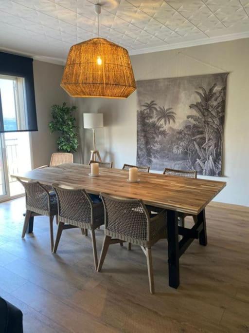 Primera Línea de Mar y Playa - Two-Bedroom Apartment with Balcony and Sea View - 3