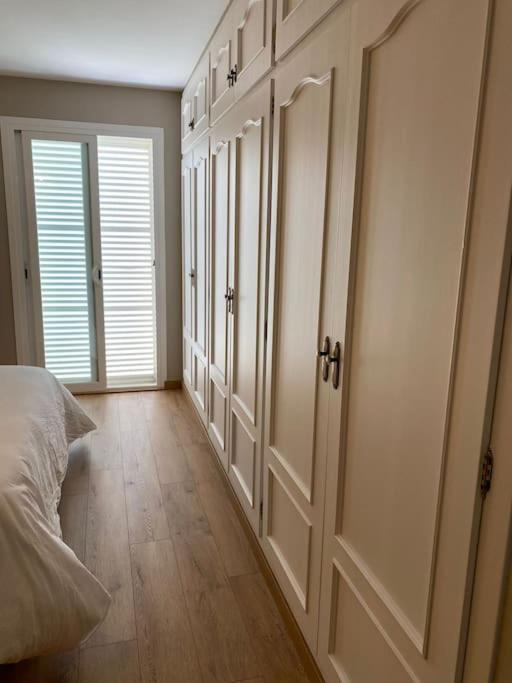 Primera Línea de Mar y Playa - Two-Bedroom Apartment with Balcony and Sea View - 20