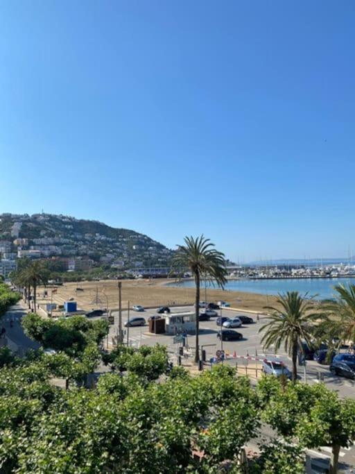 Primera Línea de Mar y Playa - Two-Bedroom Apartment with Balcony and Sea View - 28
