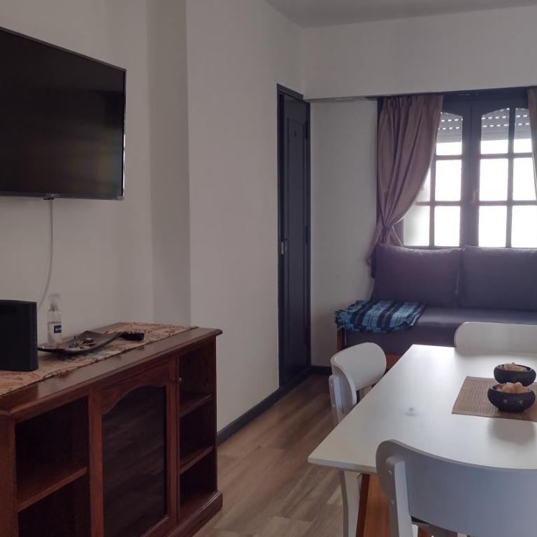 Luminoso Departamento,con cochera Zona Centro - Apartamento de 1 dormitorio - 8