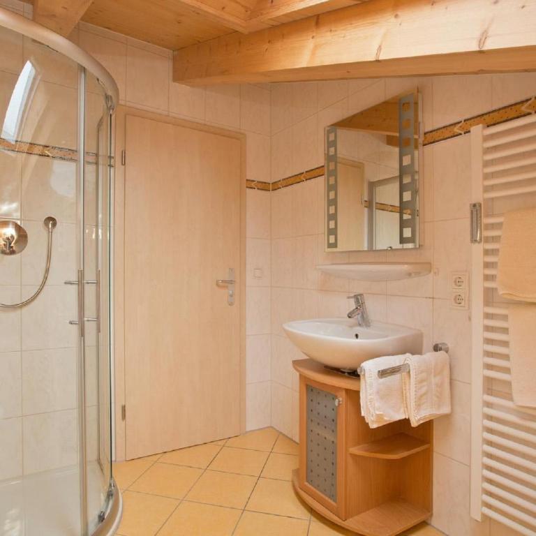Gästehaus Lödermann - Ferienwohnung Zugspitze - 7