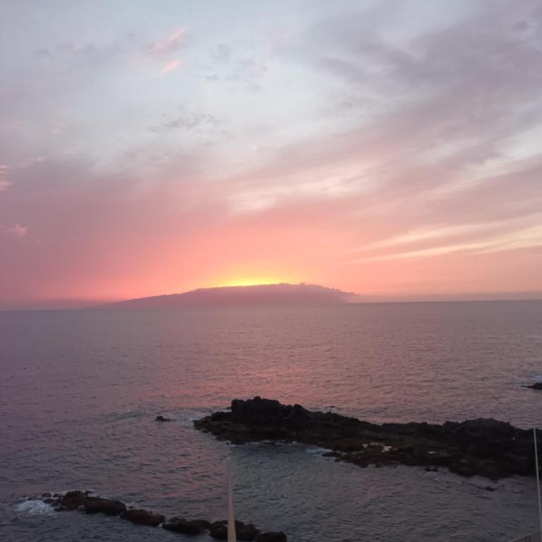 Great oportunity Costa Adeje Holiday apartment first sea line Free Wifi - Apartamento de 1 dormitorio - 40