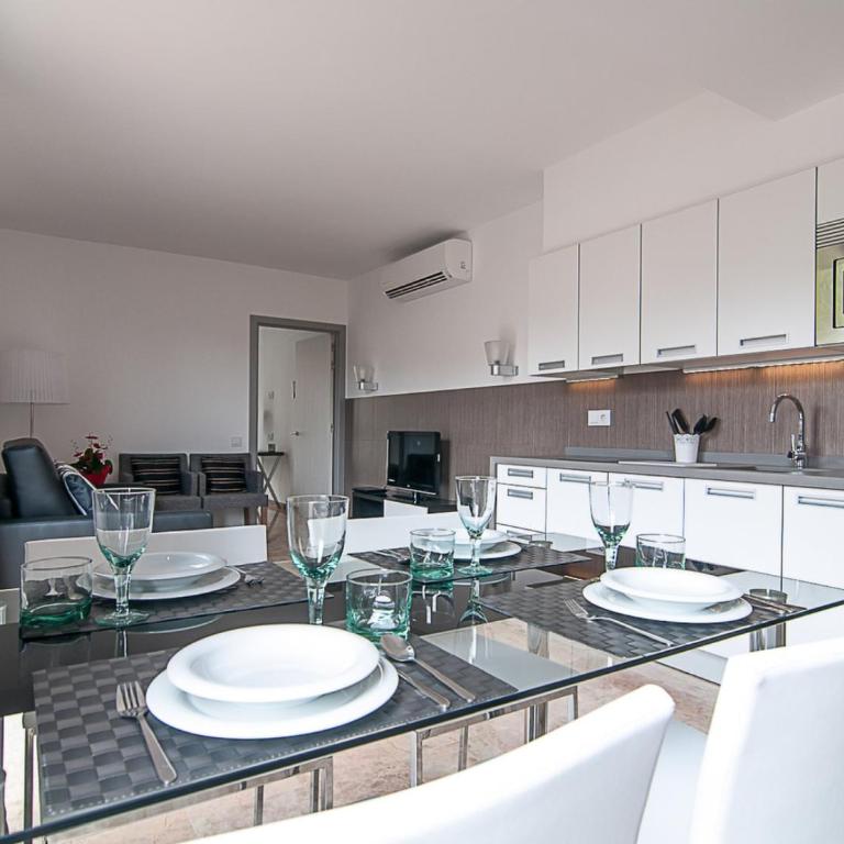 Picasso Suites - One-Bedroom Apartment - 9
