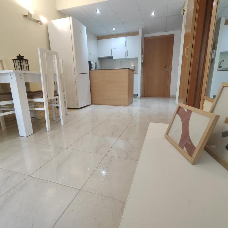 Luminoso apartamento en SALOU con PISCINA, TERRAZA y PARQUE INFANTIL IDEAL FAMILIAS - Apartamento con vistas a la piscina - 87