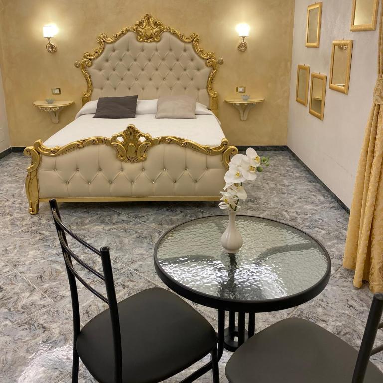 Suite Incentro Salerno - Camera Matrimoniale Deluxe con 1 Letto Supplementare - 6