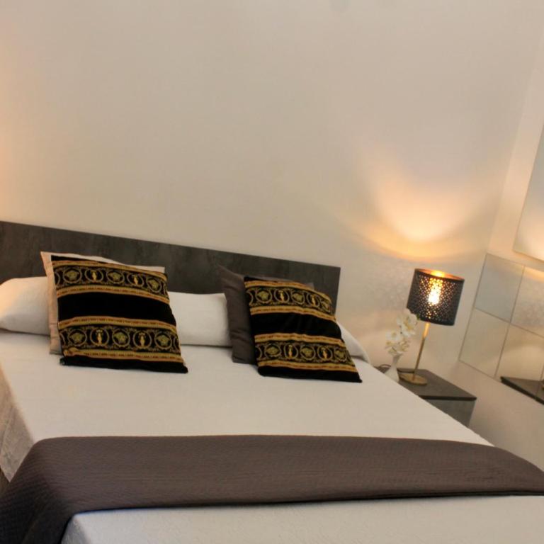 Suite Incentro Salerno - Camera Matrimoniale con Bagno Privato - 8