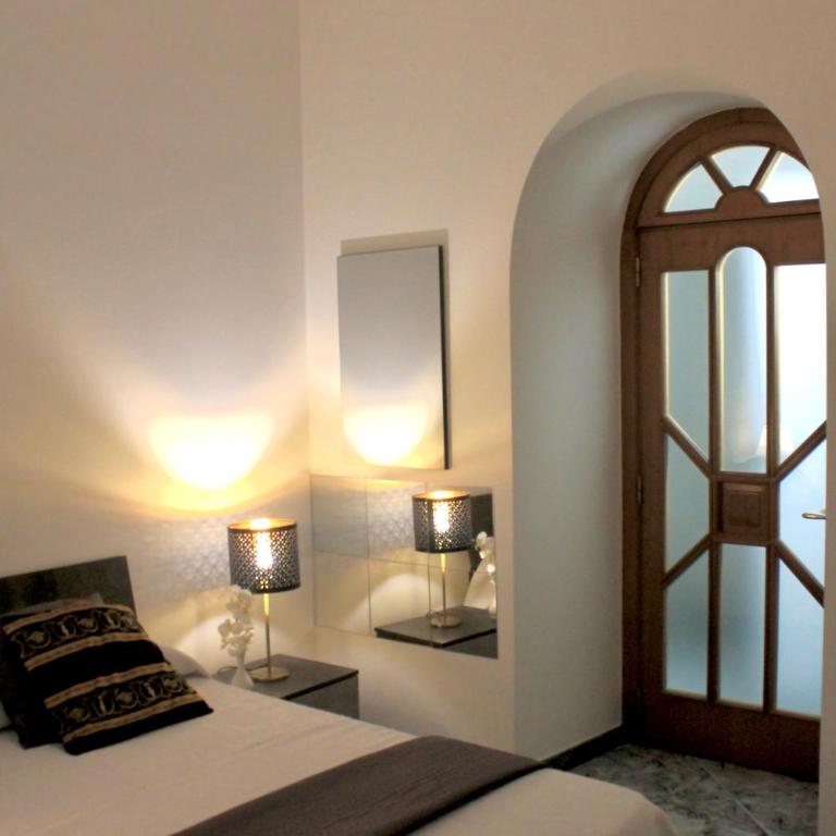 Suite Incentro Salerno - Camera Matrimoniale con Bagno Privato - 5
