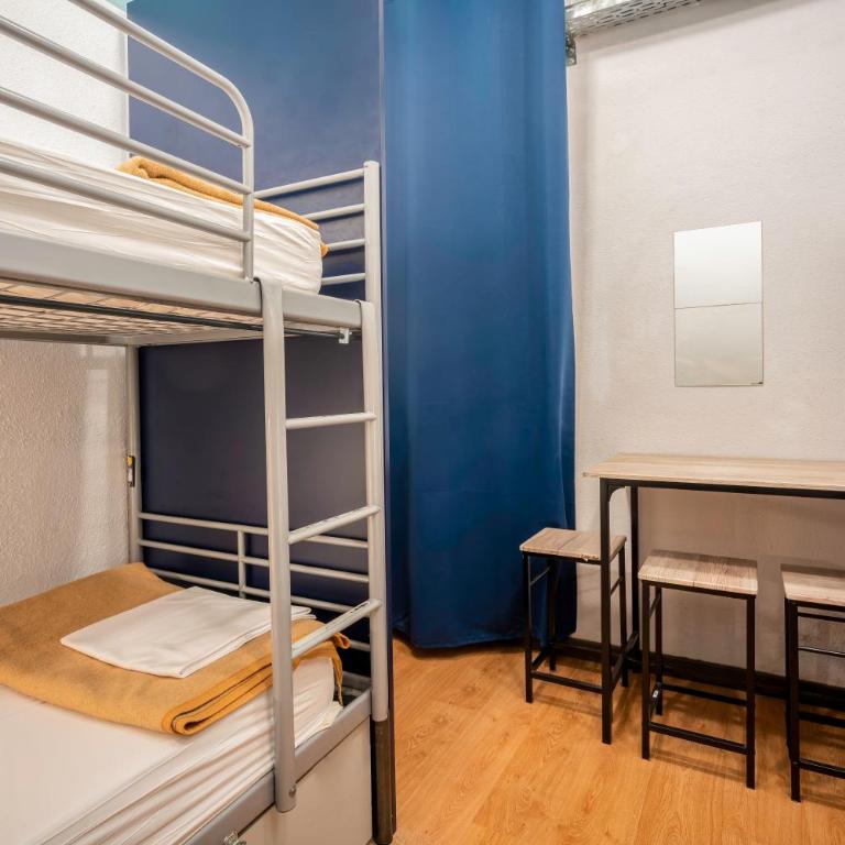Casa Barcelo Hostel Barcelona - Bunk Bed in 4-Bed Mixed Dormitory Room - 28