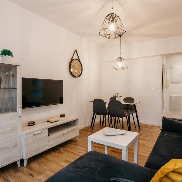 tuGuest Nardos Apartment - Two-Bedroom Apartment - 2