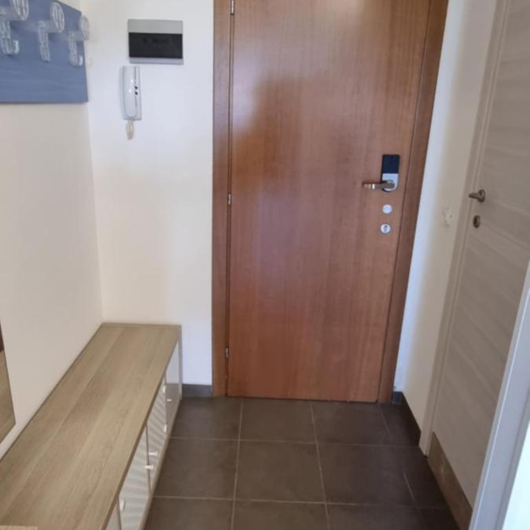 International Seaview Apartments - One-Bedroom Apartment - 3