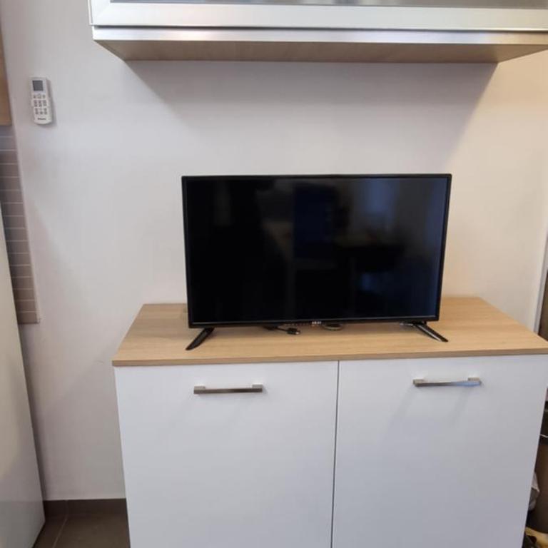 International Seaview Apartments - One-Bedroom Apartment - 8