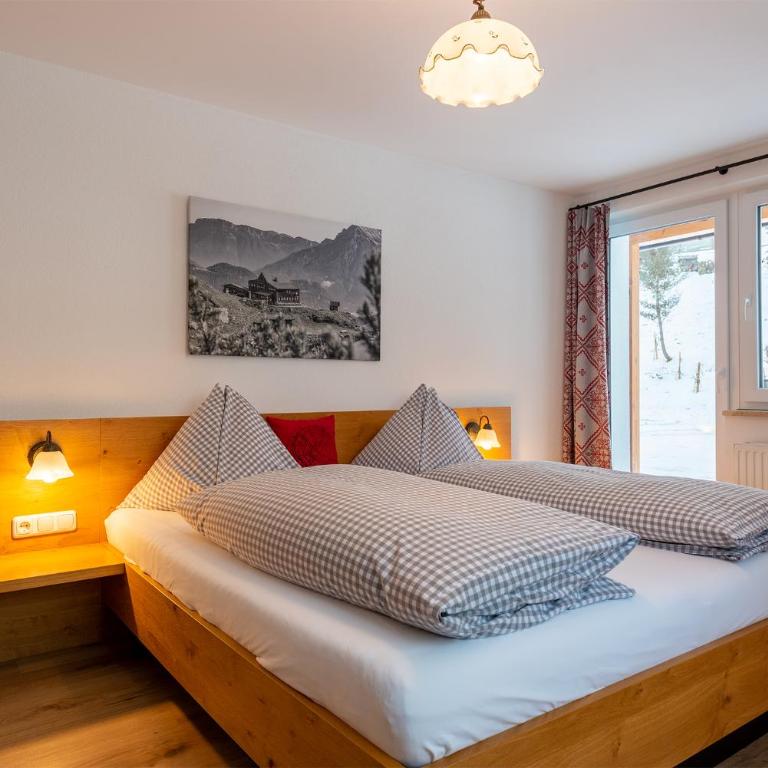 Pension Haus in der Sonne - Familienzimmer mit Gartenblick - 3
