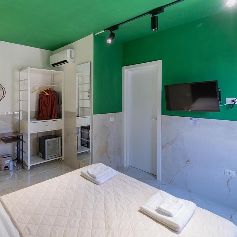 P.C. Boutique H. Vesuvius, Napoli Centro, by ClaPa Group - Camera Matrimoniale Standard - 3