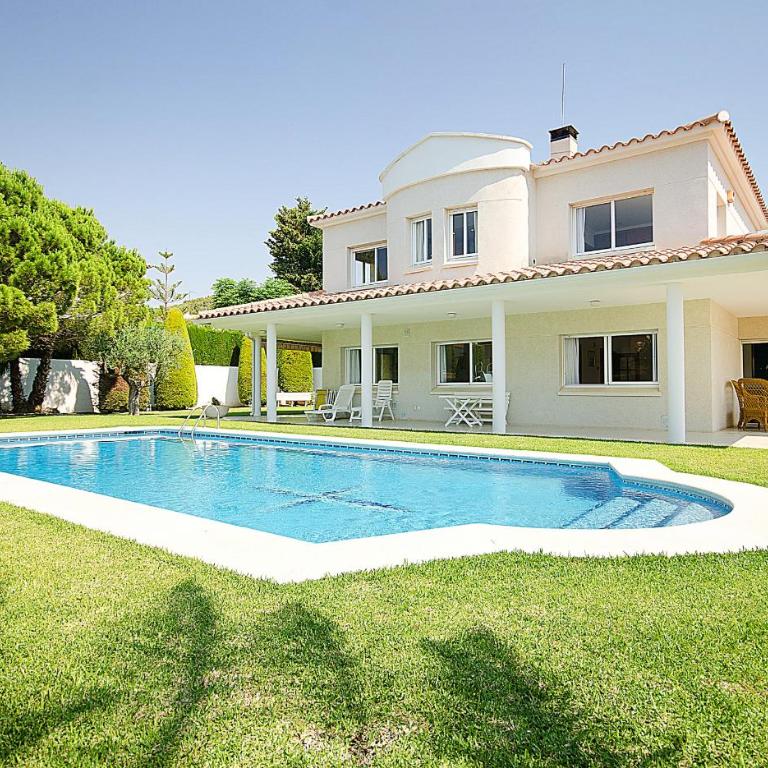 R11 Casa Blanca con gran jardin y piscina - Villa - 2