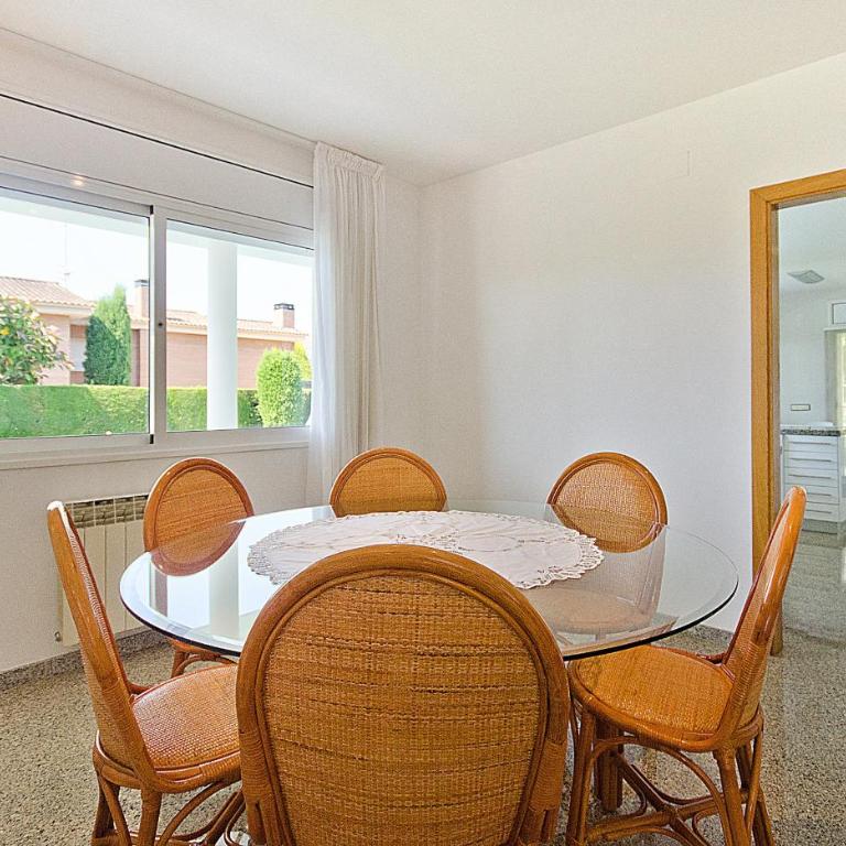 R11 Casa Blanca con gran jardin y piscina - Villa - 12