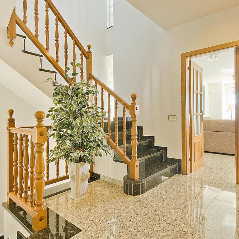 R11 Casa Blanca con gran jardin y piscina - Villa - 20