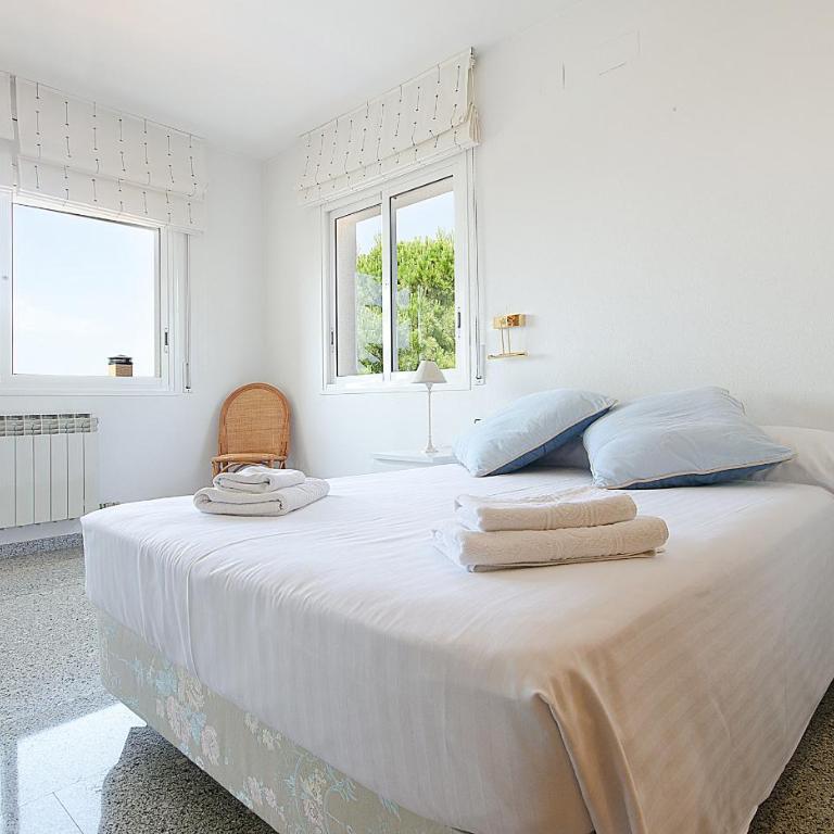 R11 Casa Blanca con gran jardin y piscina - Villa - 23