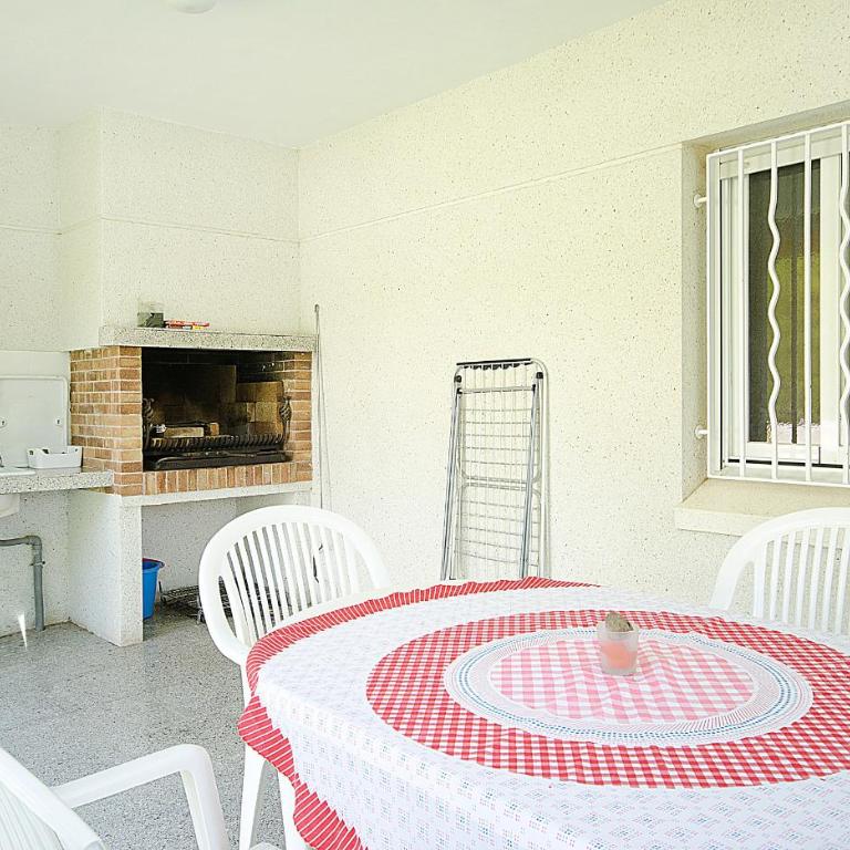 R11 Casa Blanca con gran jardin y piscina - Villa - 8