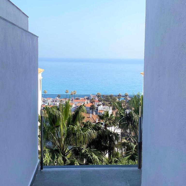Prestigious apartment with seaview in Manilva - Three-Bedroom Apartment - 14