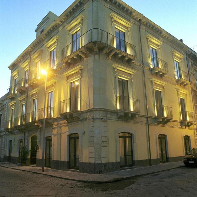 Hotel La Ville - Classic Double or Twin Room - 10