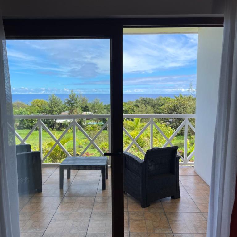 Teanehi Bed & Breakfast - Deluxe Double Room with Balcony and Sea View - 7