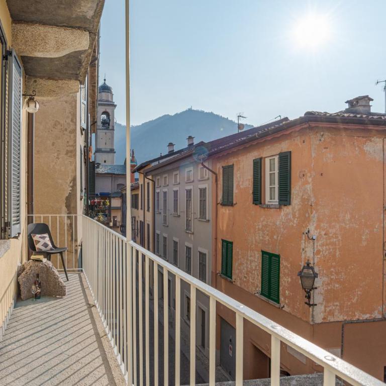 Apt in centro storico a due passi dal lago - Appartamento con 2 Camere da Letto - 4