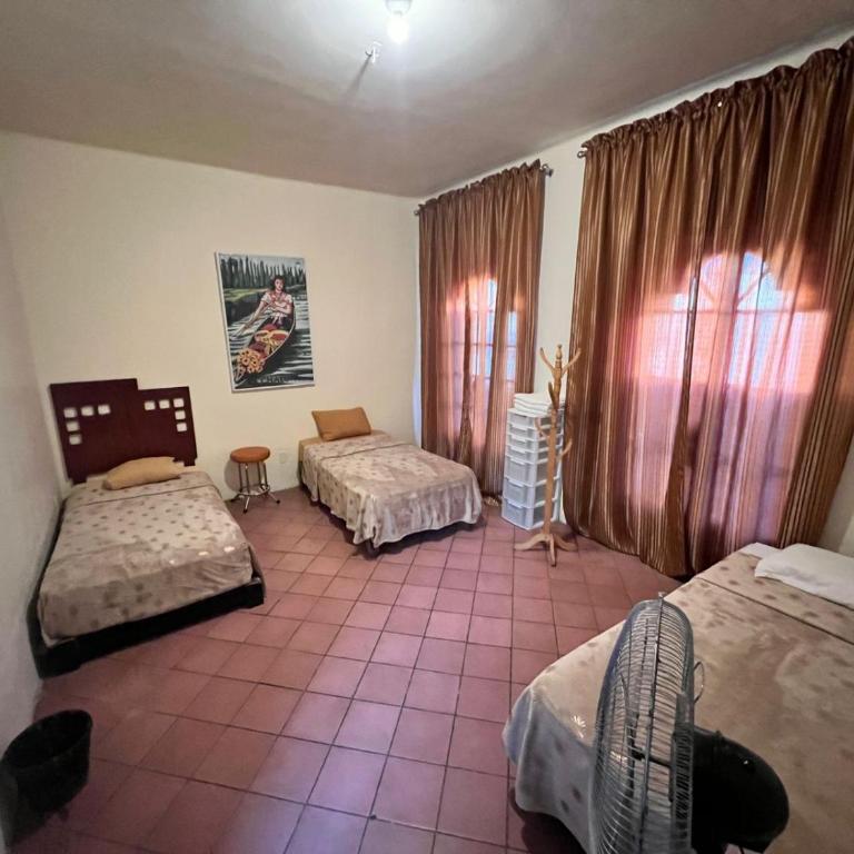 Hostal Santuario de las Libelulas - Cama en habitación compartida de 3 camas - 1