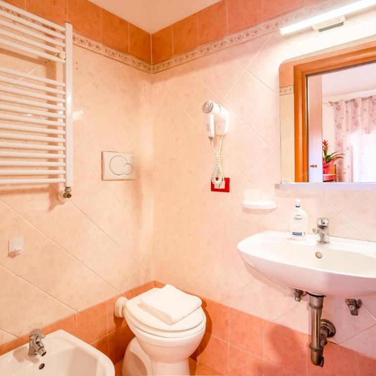 Booking Now Rome-Address Via Palestro,56- Breakfast included - Dreibettzimmer - 10