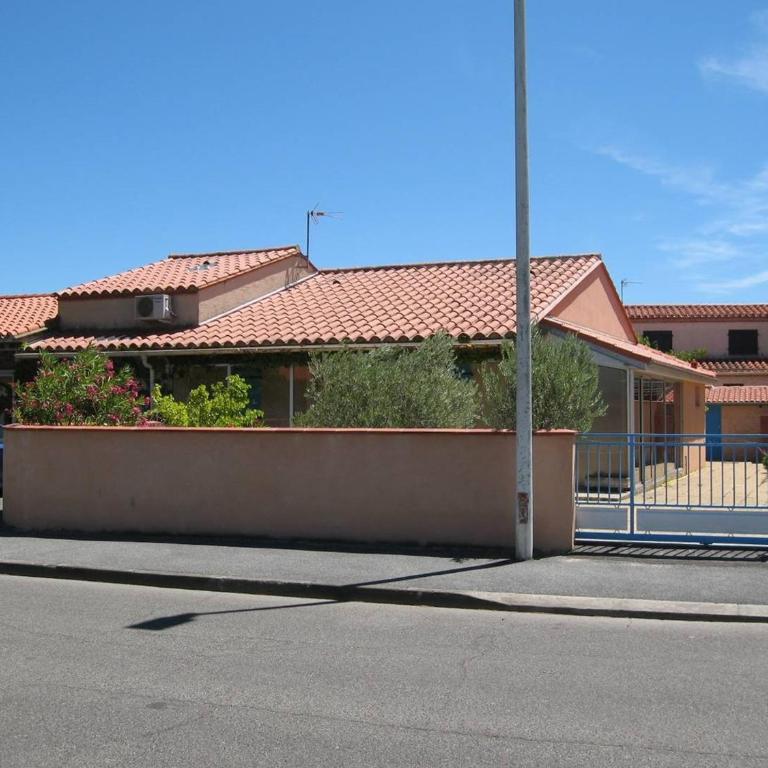 Villa 4 pièces, 10 couchages, jardin, terrasses, à 900m de la plage, Saint-Cyprien - FR-1-106-35 - Villa - 1