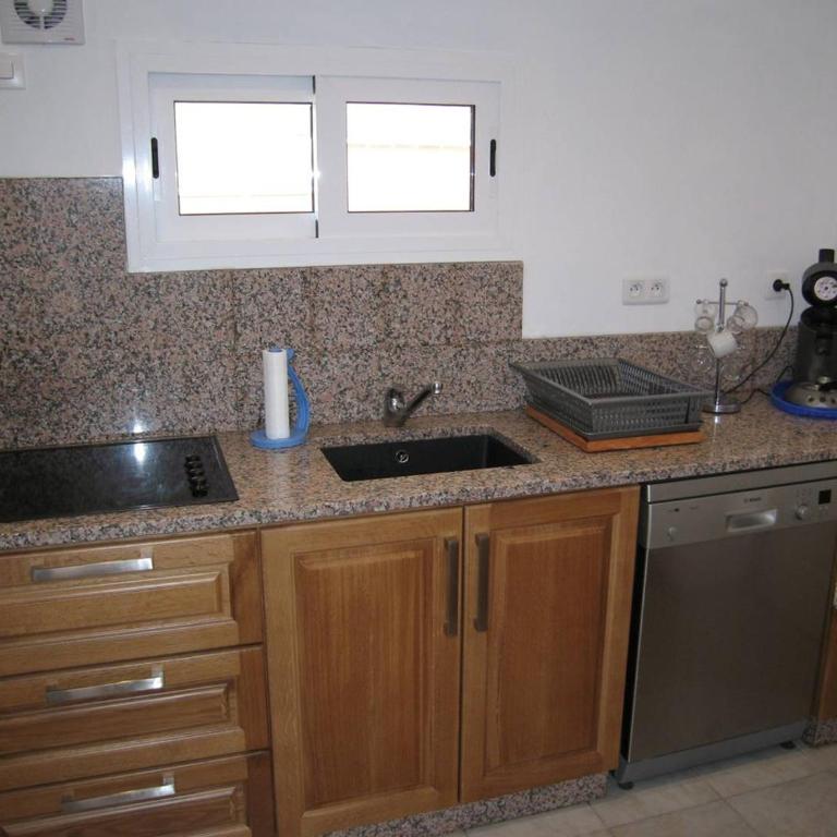 Villa 4 pièces, 10 couchages, jardin, terrasses, à 900m de la plage, Saint-Cyprien - FR-1-106-35 - Villa - 4
