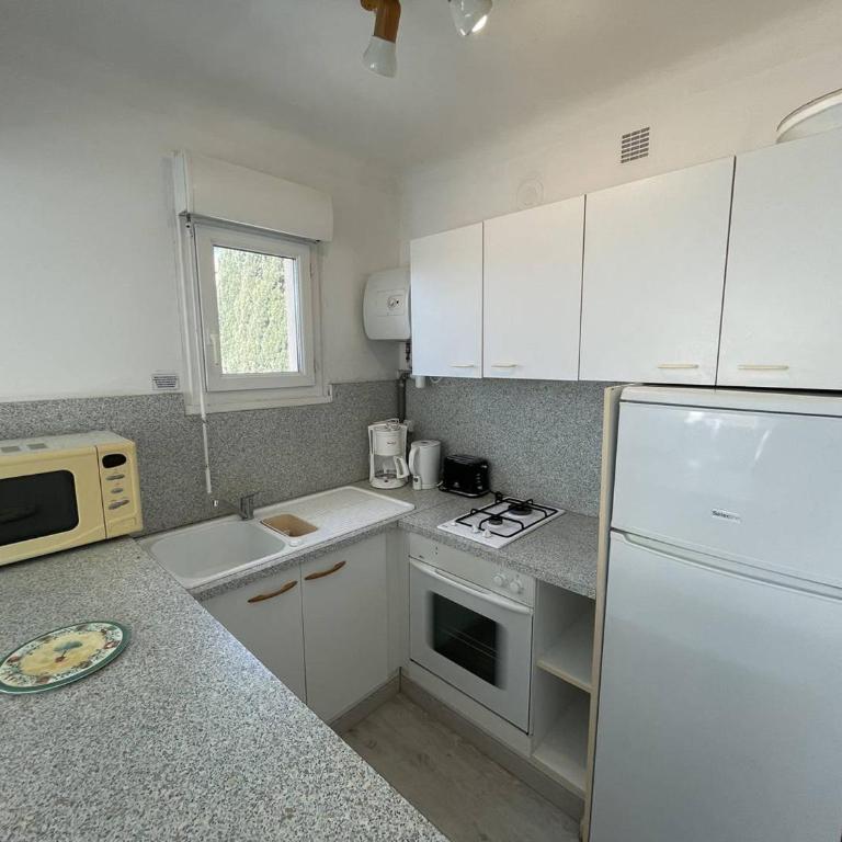 T2 lumineux 4 pers, parking sécurisé, proche port et plage - St-Cyprien - FR-1-106-30 - Apartment - 6
