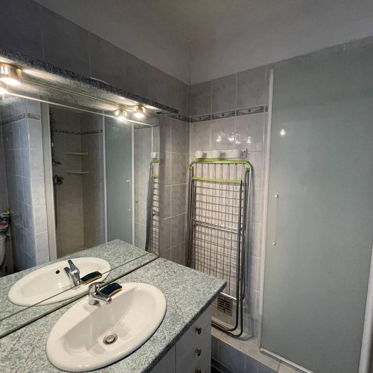 T2 lumineux 4 pers, parking sécurisé, proche port et plage - St-Cyprien - FR-1-106-30 - Apartment - 12
