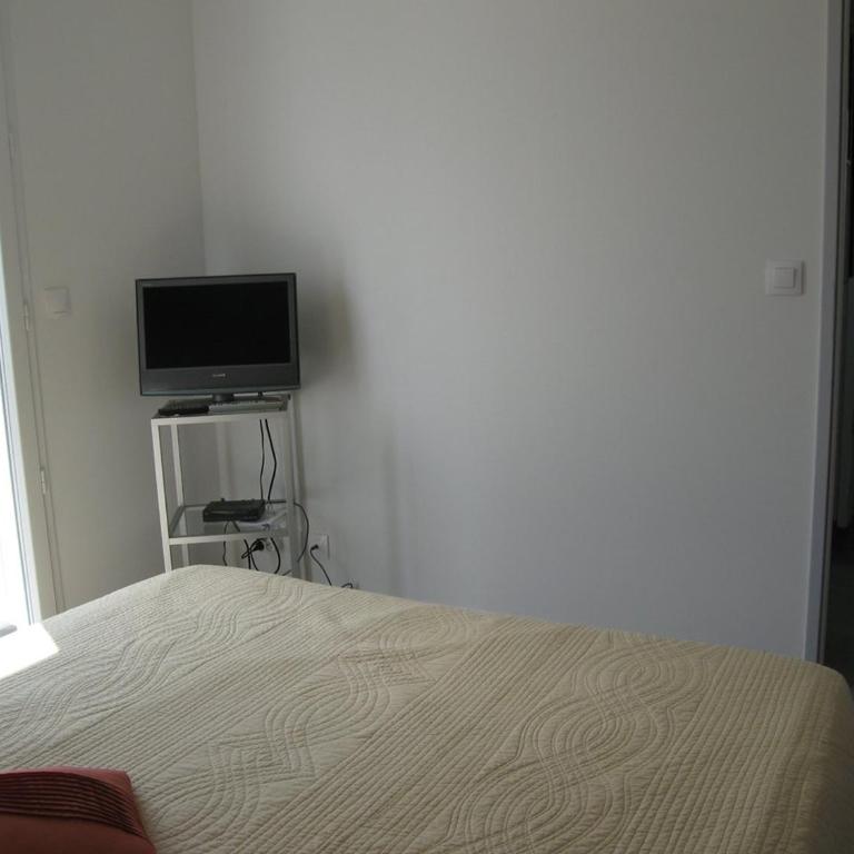Charmante villa F4 avec jardin, terrasse et garage – St Cyprien Village, proche commerces et plage - FR-1-106-40 - Villa - 17
