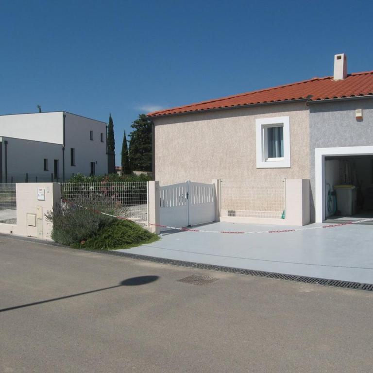 Charmante villa F4 avec jardin, terrasse et garage – St Cyprien Village, proche commerces et plage - FR-1-106-40 - Villa - 24