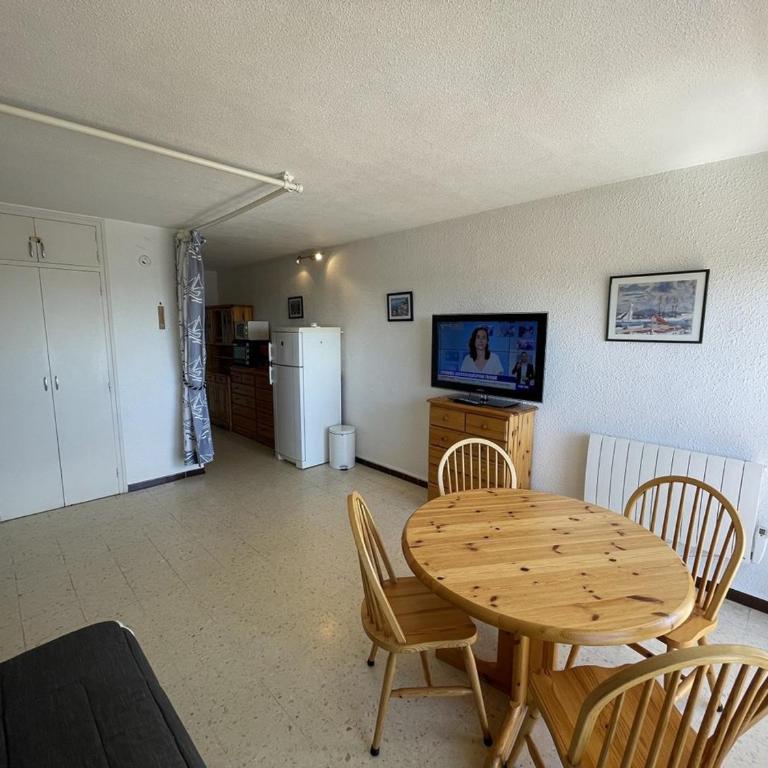 Charmant studio climatisé avec wifi et parking à 100m de la plage - FR-1-106-51 - Apartment - 6