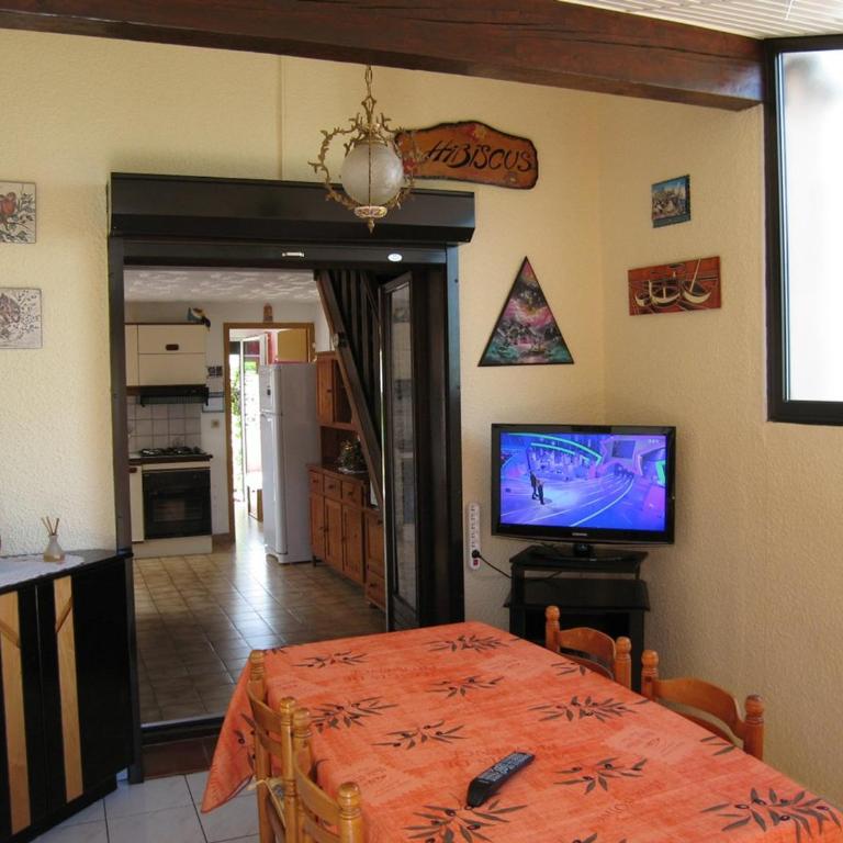 Jolie Villa T3 Mezzanine avec Véranda à Saint-Cyprien, 6 Couchages, 900m de la Plage, Parking Privé - FR-1-106-57 - Villa - 5
