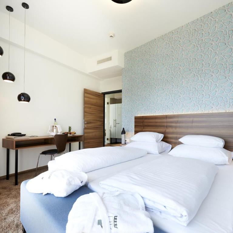 Parkhotel Pörtschach - Das Hotelresort mit Insellage am Wörthersee - Suite mit Balkon und Seeblick - 4