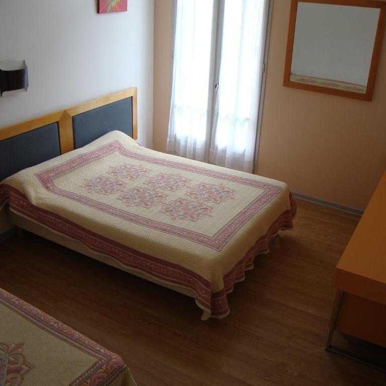 Hôtel Au Petit Languedoc - Chambre Triple Familiale - 1