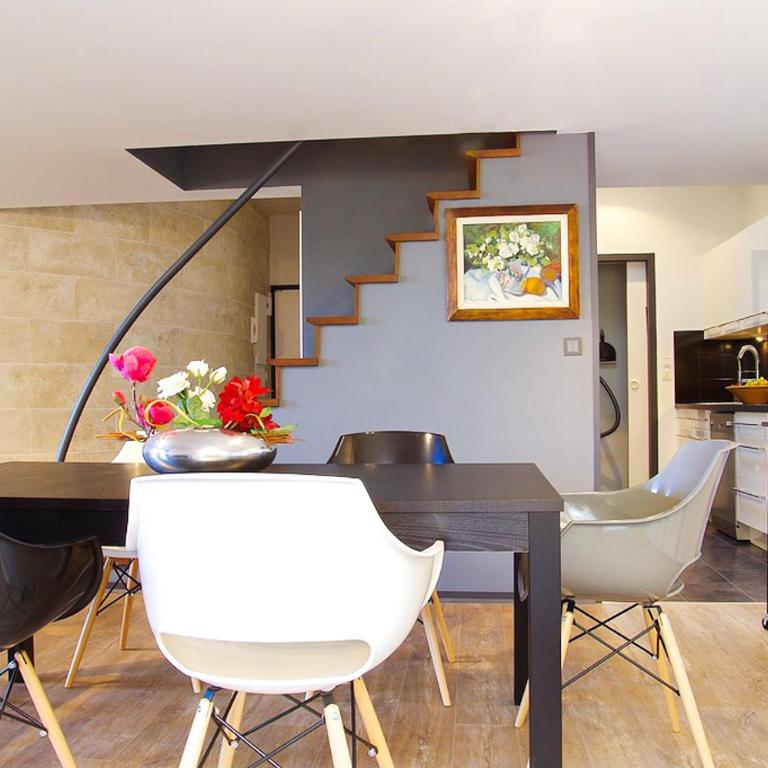444 Tourny - Localisation exceptionnelle 2 chambres avec ascenseur et Parking - Appartement en Duplex - 5