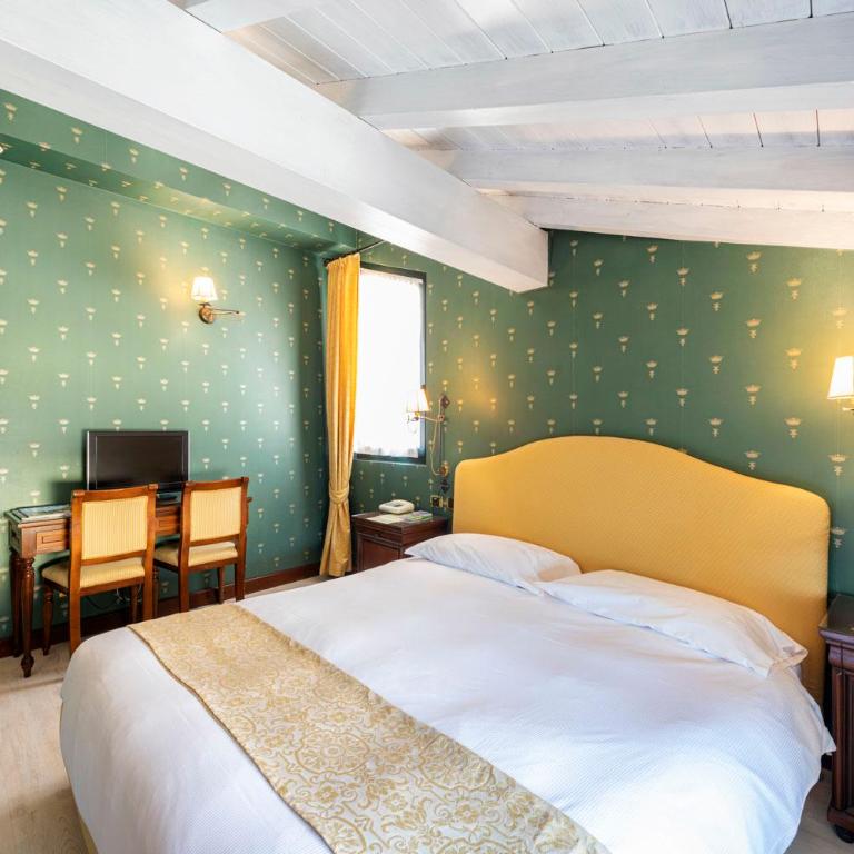 Hotel Du Lac Menaggio - Camera Matrimoniale con Vista Lago Parziale - 1