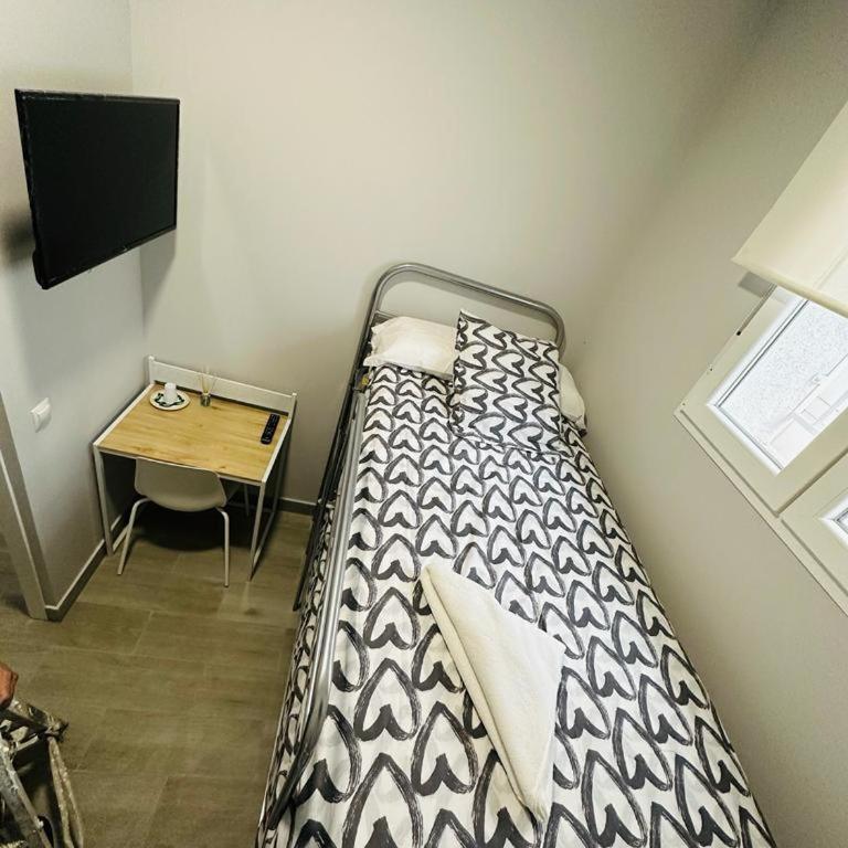 HOSPEDAJE CUATRO VIENTOS - Bunk Bed Room with Shared Bathroom - 5