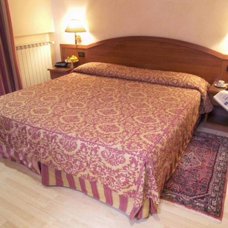 Coccodrillo Hotel & Apartments - Camera Matrimoniale Standard - 4