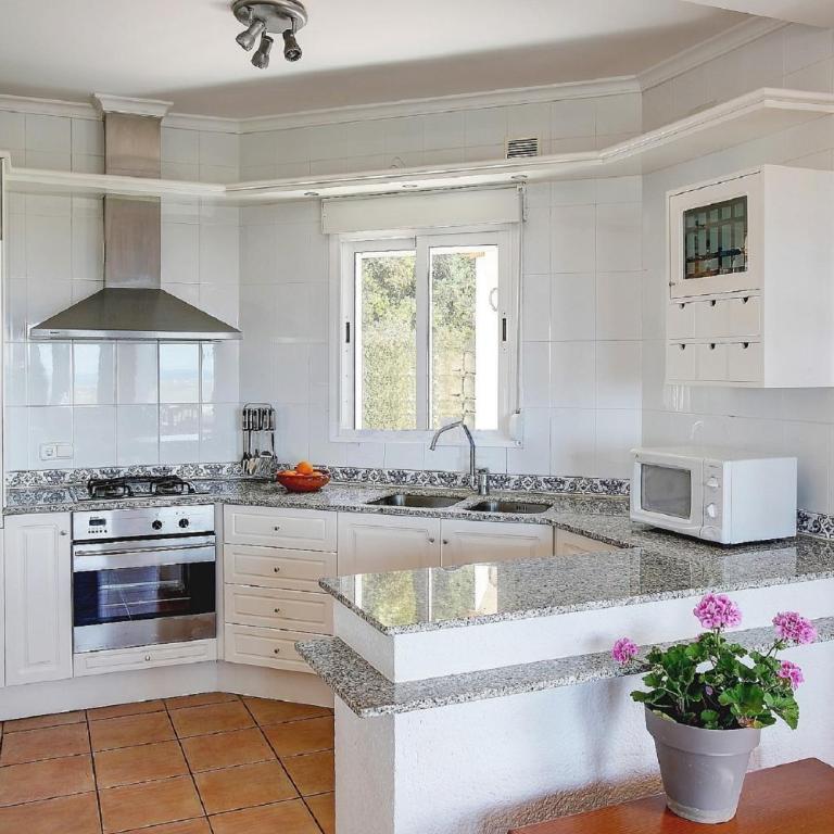 Amanda: 4 bedroom villa with stunning views - Villa - 16