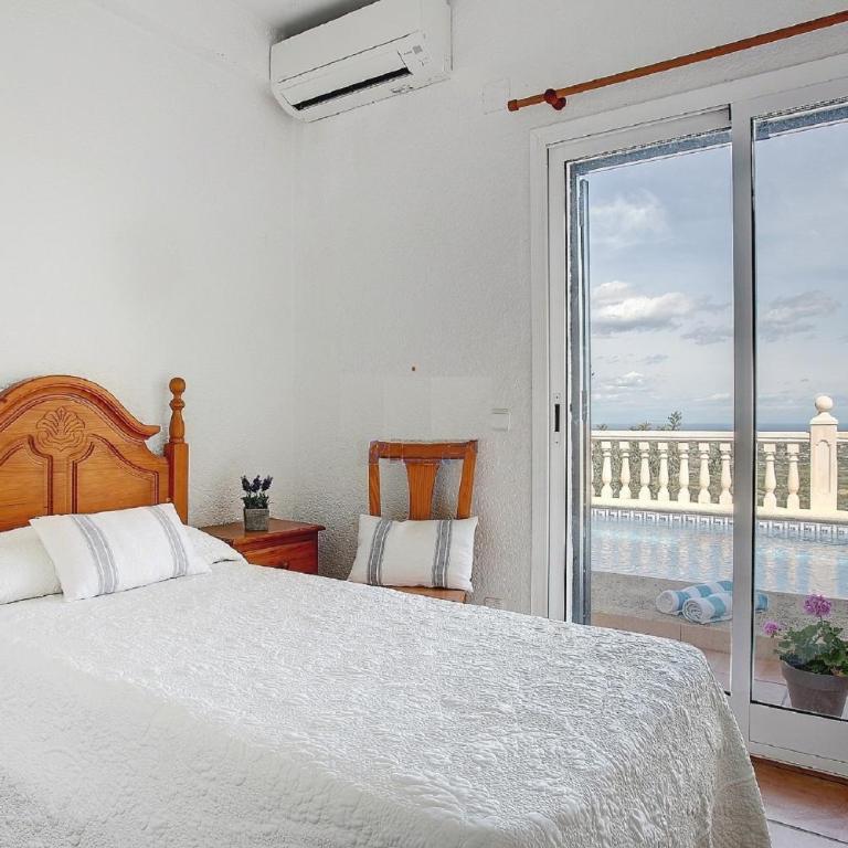 Amanda: 4 bedroom villa with stunning views - Villa - 19