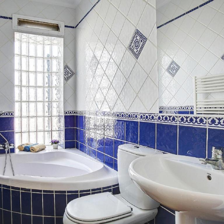 Amanda: 4 bedroom villa with stunning views - Villa - 4