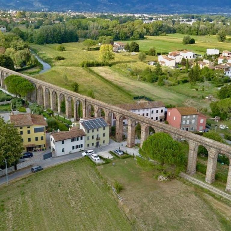 La Dimora dei Conti, Indulge in a Country Farmhouse Apartment with Jacuzzi Facing the Town! - Villa con 1 Camera da Letto - 57