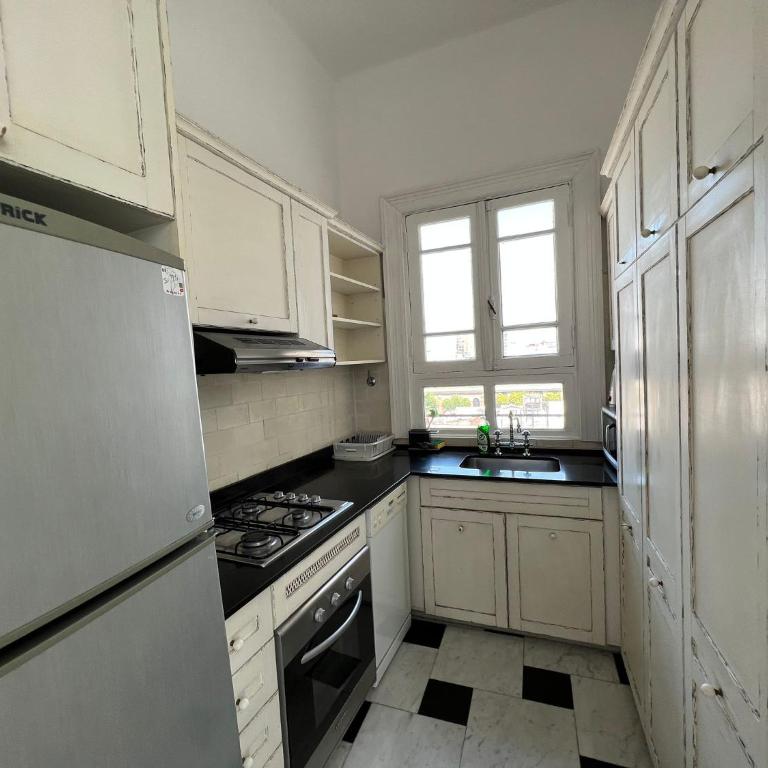Beautiful 3 bedroom apartment in the Heart San Telmo - Three-Bedroom Apartment - 25