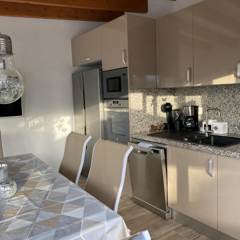 Villa Emilia 4 PAX - Villa - 26
