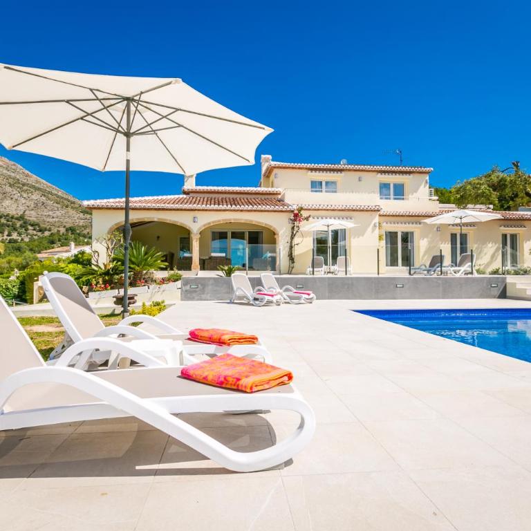 Casa Juana is a modern, luxury, exclusive, 6 bedroom villa. - Casa de 6 dormitorios - 21